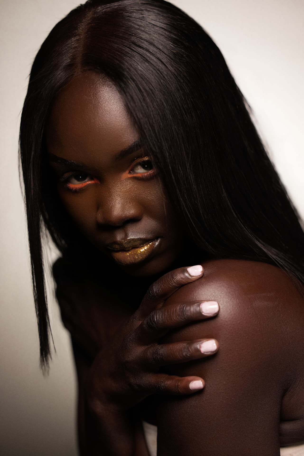 Gold metallic lip and copper eye look